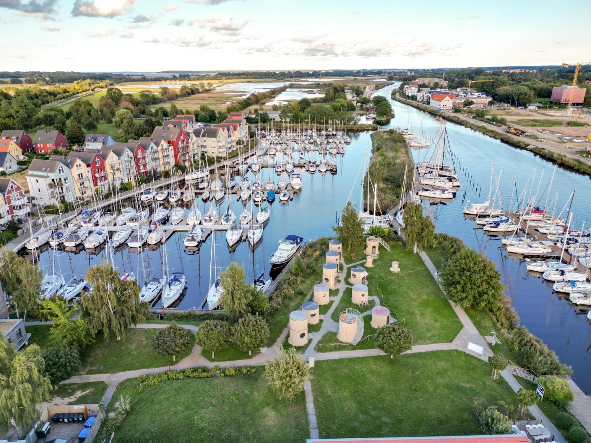 Slube Am Yachthafen Greifswald Hotel Exterior photo